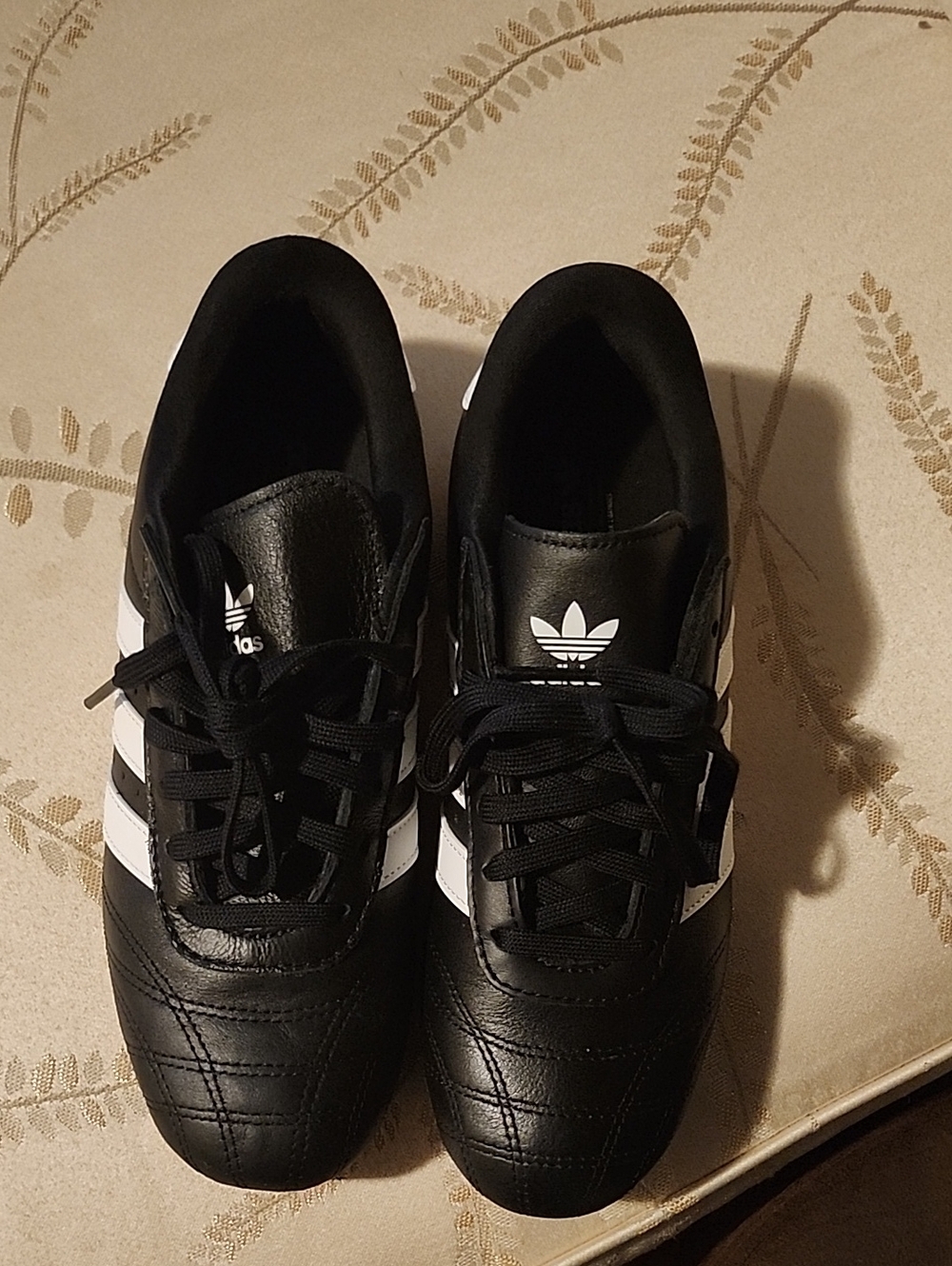 Adidas Sneakers